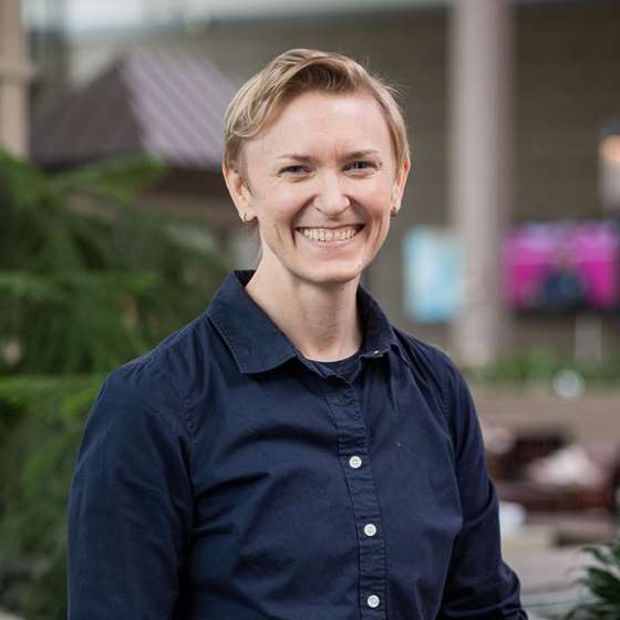 Bryn Oakleaf's headshot