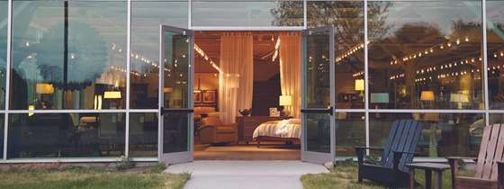 the exterior of Pompanoosuc Mills retail lighting showroom
